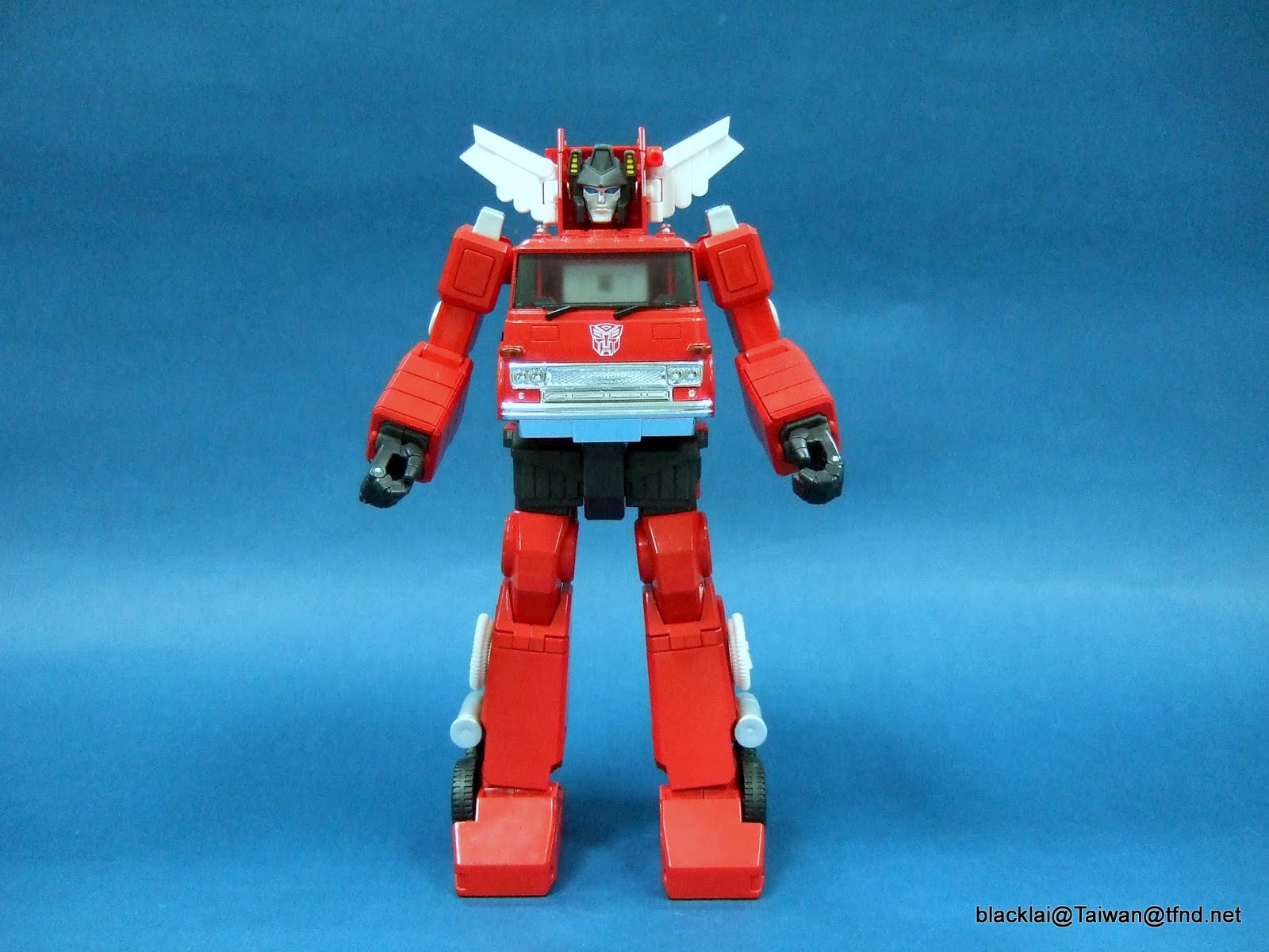 MP-33 Masterpiece Inferno - In-Hand Image Gallery